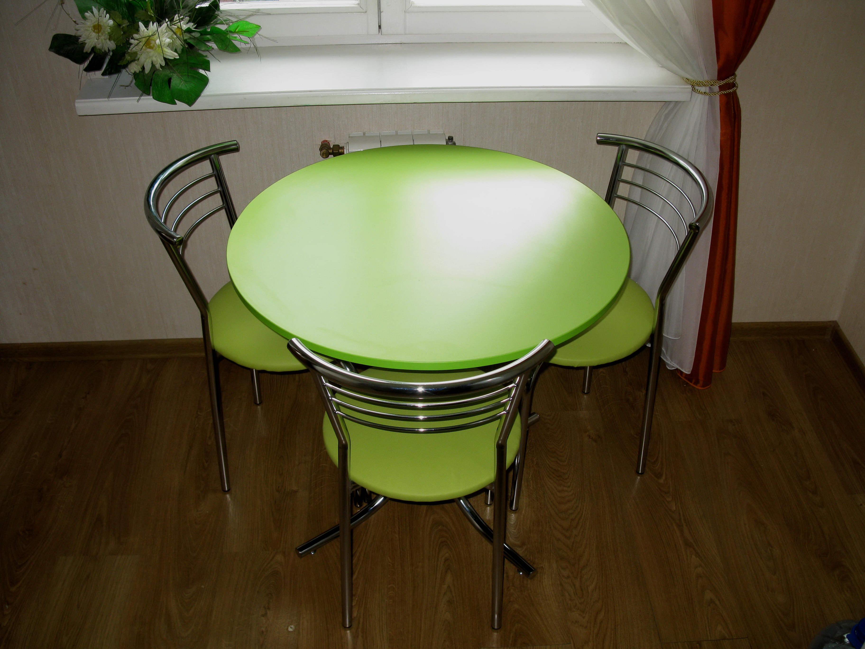 круглый стол на кухню со стульями комплект